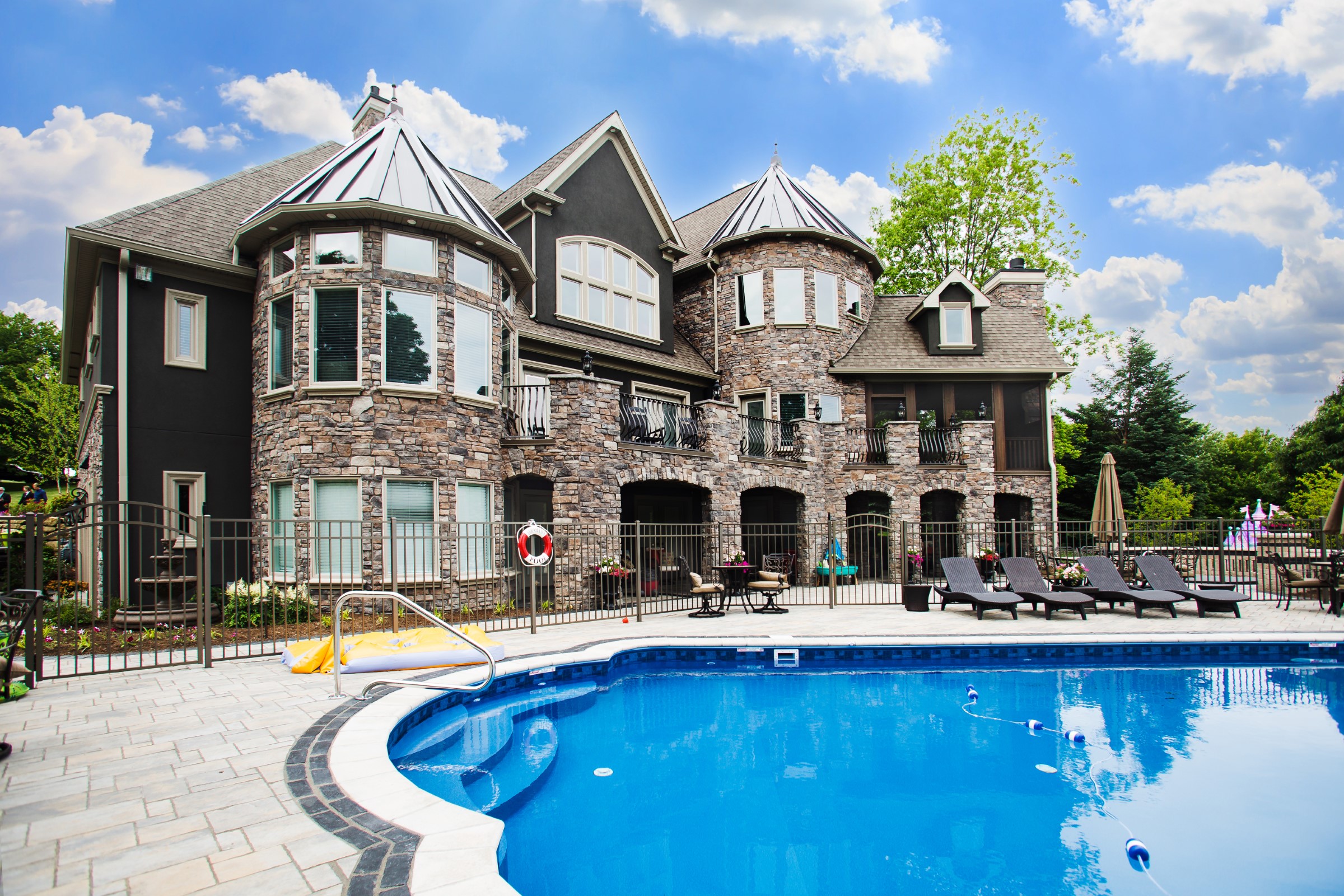 Making the Choice: New Home Construction vs. Remodeling an Older House